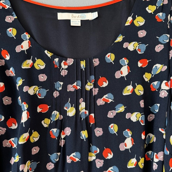 Boden Belted Navy Floral Dress with Pintuck Detail and semi-sheer 3/4 sleeves - Picture 5 of 8